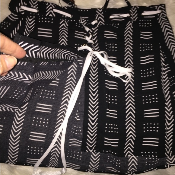 🌴LACE UP OPEN BACK🌴 - Picture 4 of 4